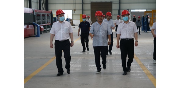 2022-6-29市委書記劉革安陪同省金融監(jiān)管局、國家開發(fā)銀行等領(lǐng)導(dǎo)視察萬眾集團
